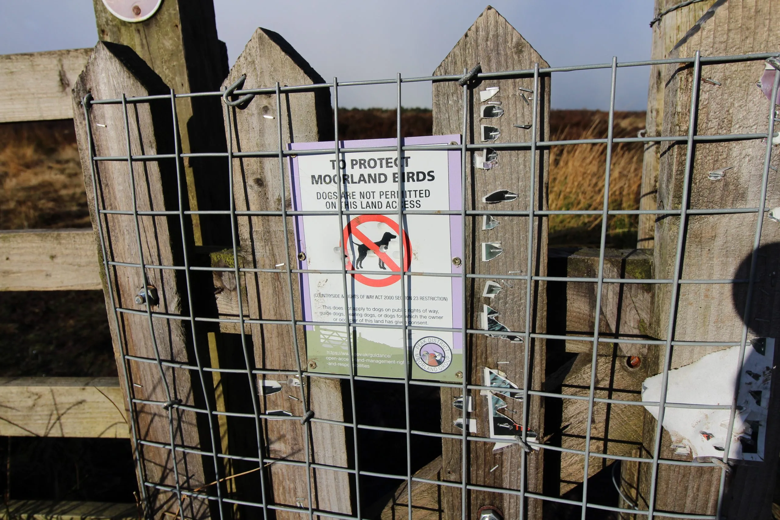 Signs near Snailsden Reservoir - no dogs allowed - Hades Circular Walk in Holmfirth - The Wandering Wildflower