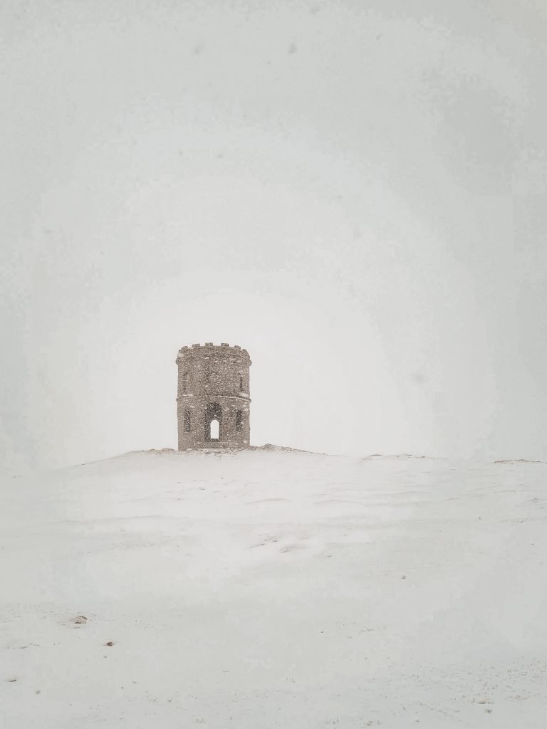 Solomon's Tower, Buxton in the snow