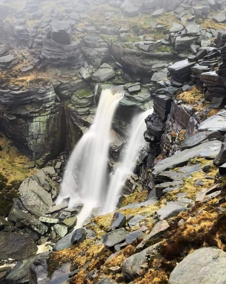 Kinder Downfall Kinder Scout Waterfall by shan_jxnes on Instagram - The Wandering Wildflower Peak District Waterfalls