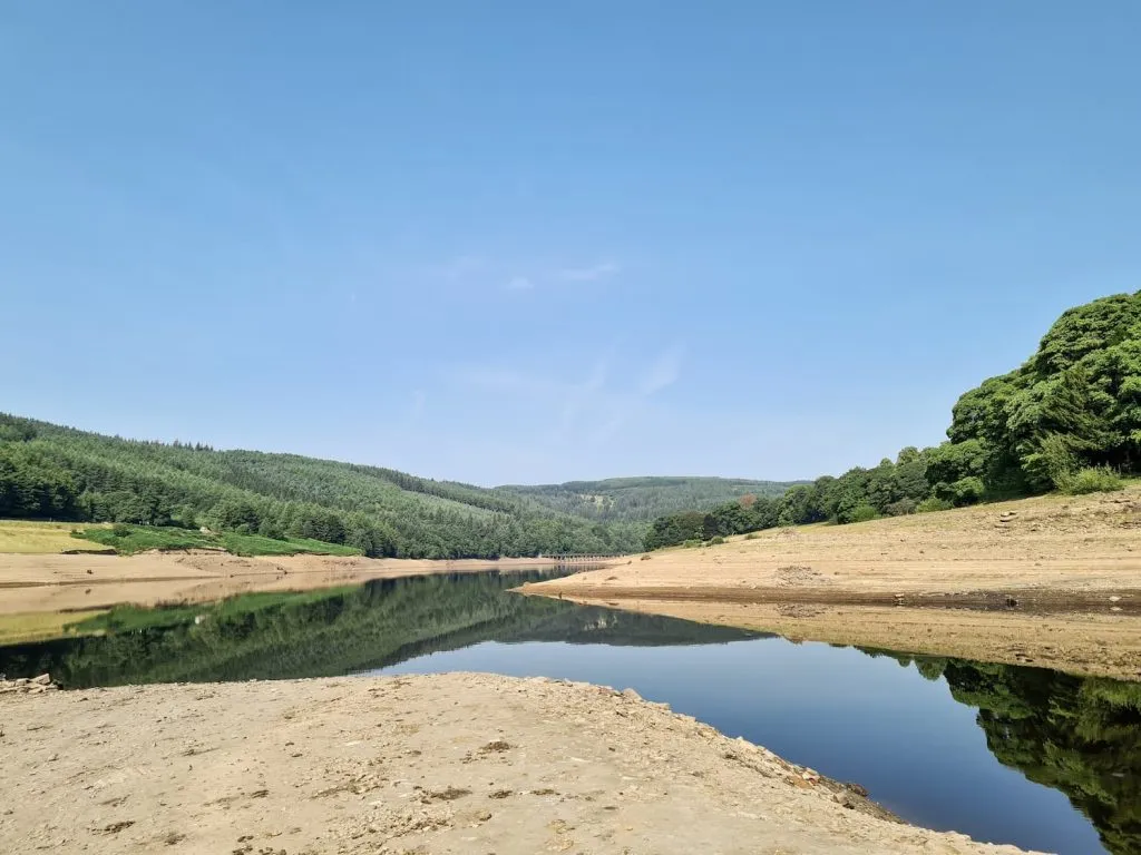 A very dry Ladybower Reservoir in August 2022 - The Wandering Wildflower