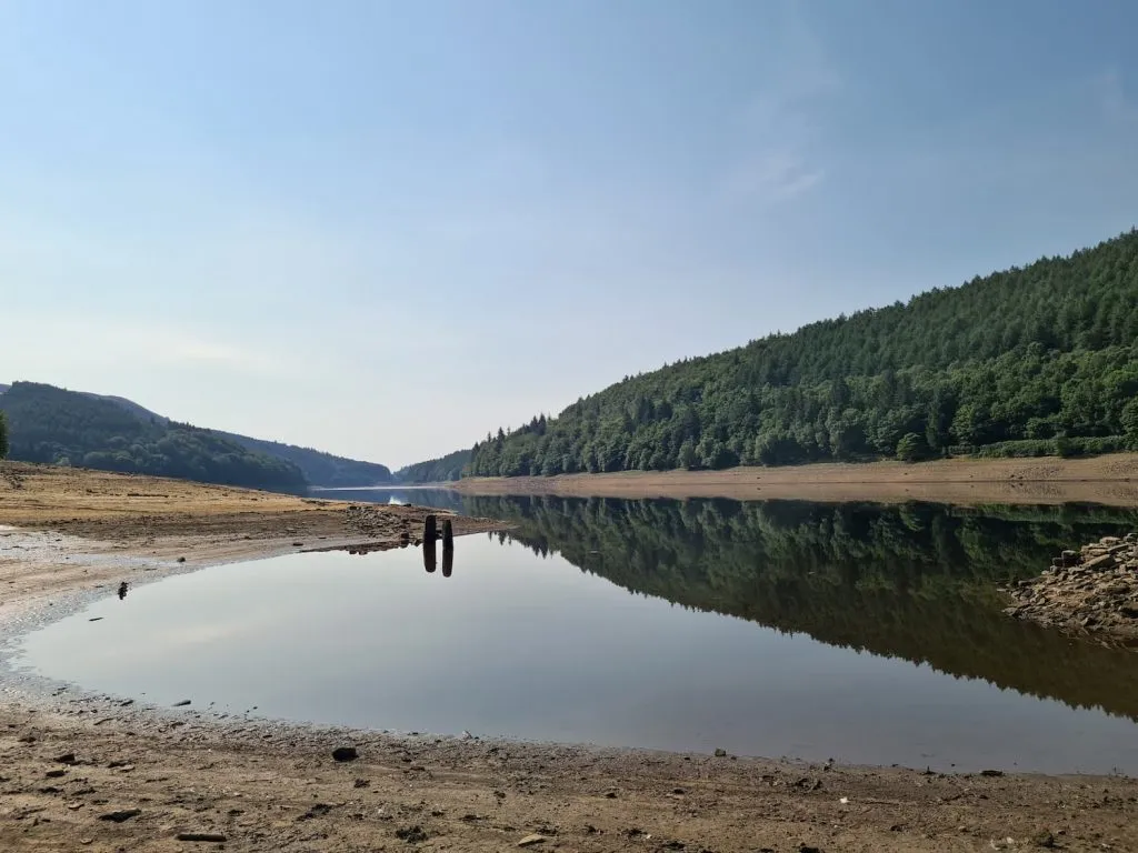 A very dry Ladybower Reservoir in August 2022 - The Wandering Wildflower