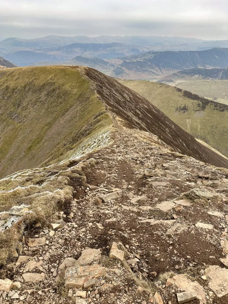 The ridge walk between Crag Hill and Sail