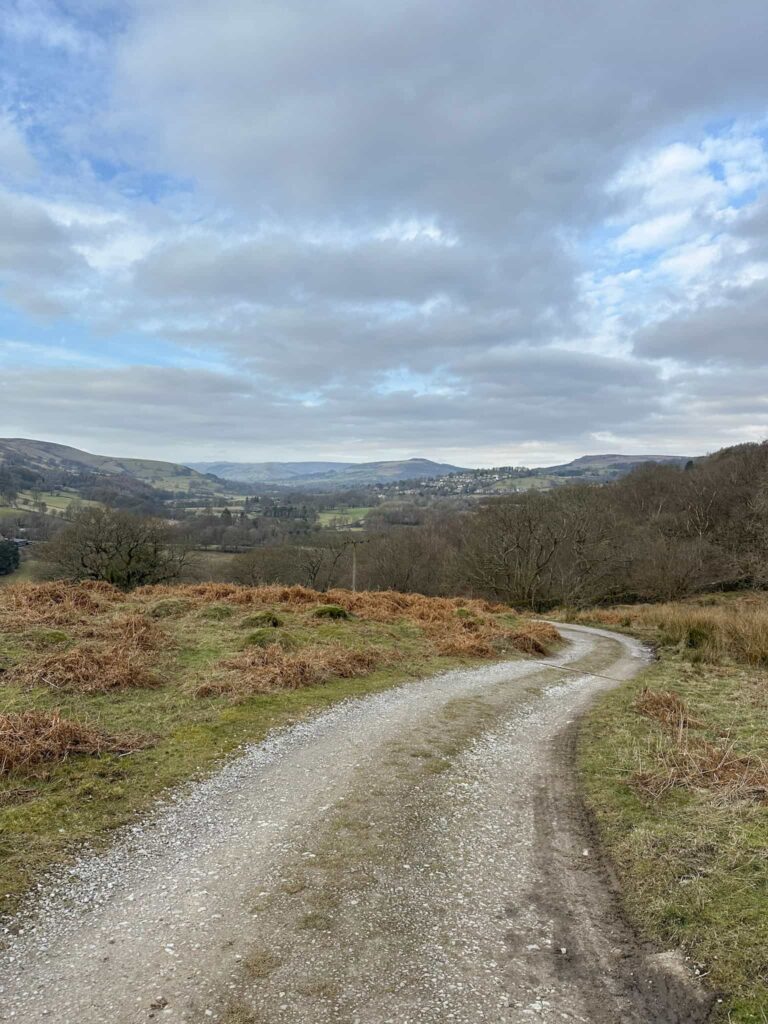 A stone gravel track