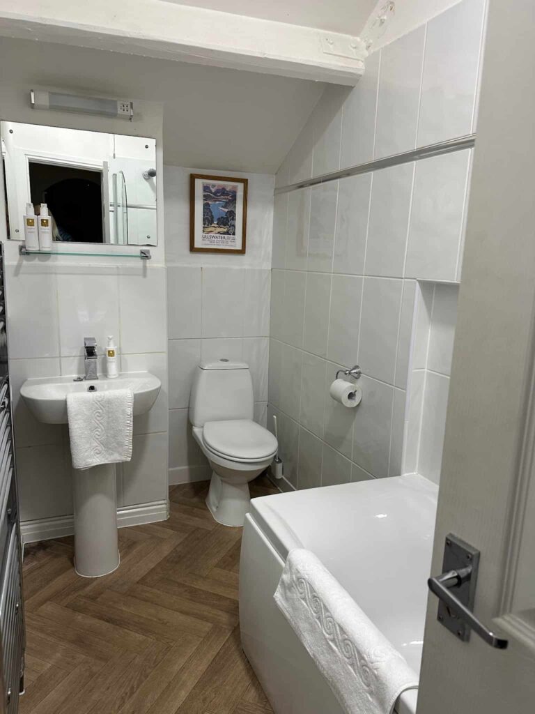 Bathroom in Buttermere family room - Embleton Spa Hotel